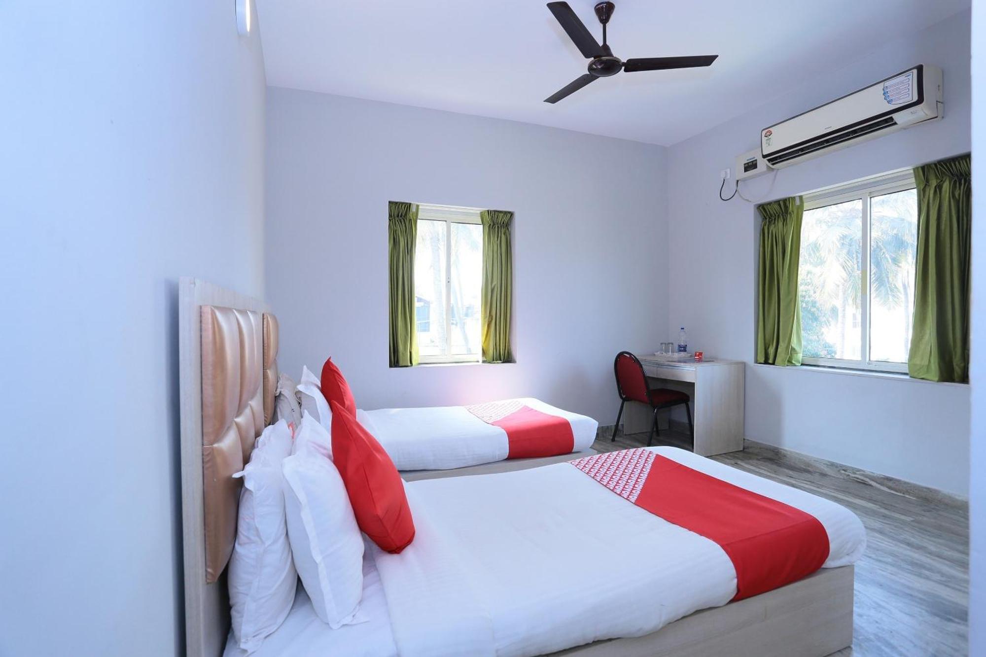 Super Townhouse Prince Palace Thiruvananthapuram Esterno foto
