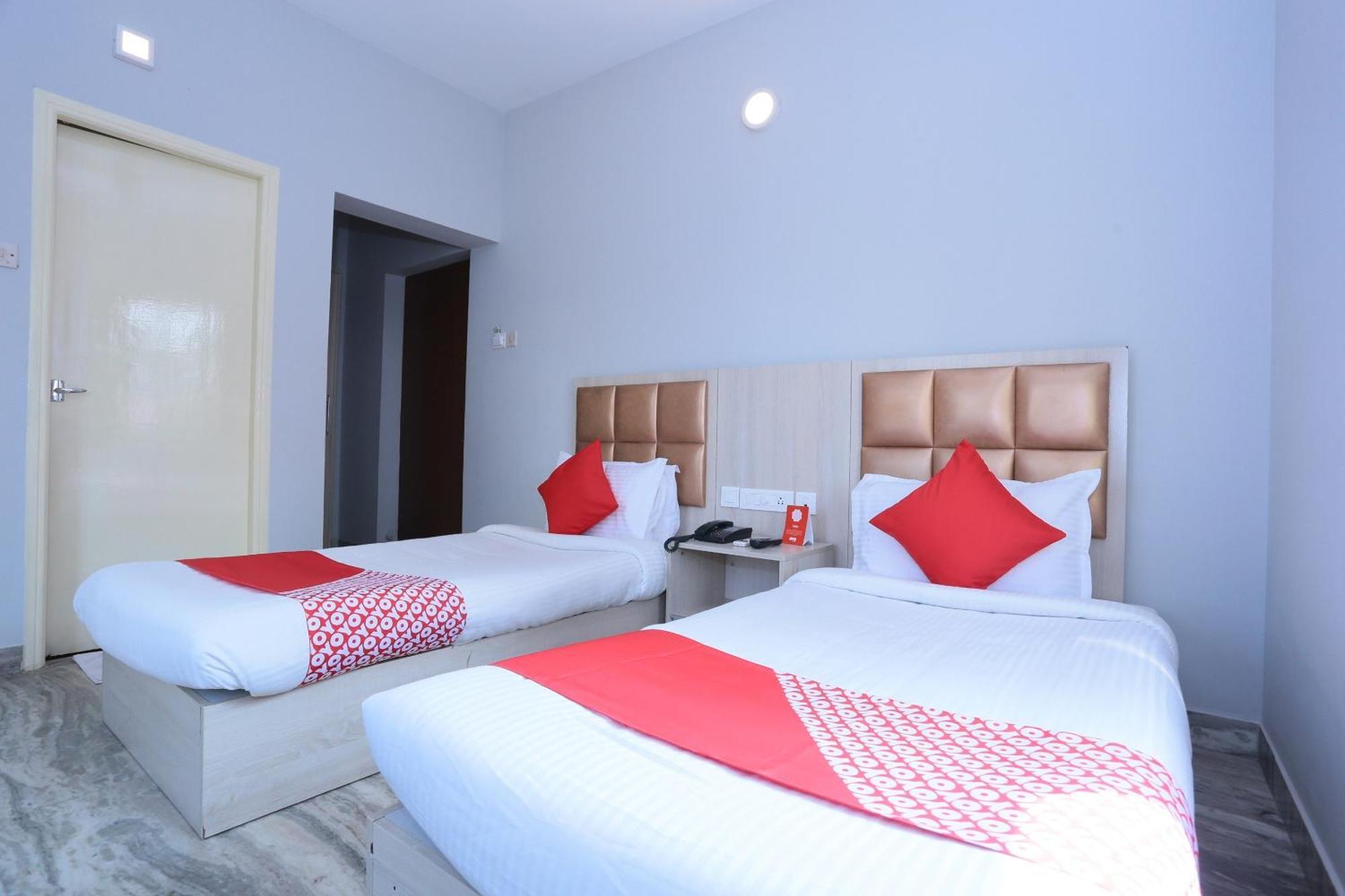 Super Townhouse Prince Palace Thiruvananthapuram Esterno foto