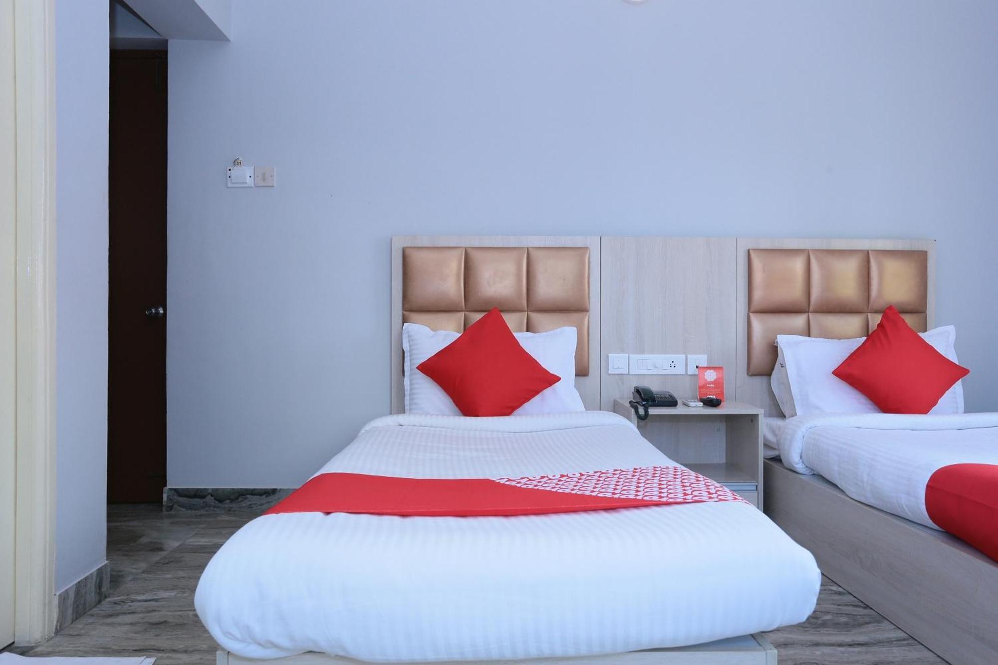 Super Townhouse Prince Palace Thiruvananthapuram Esterno foto