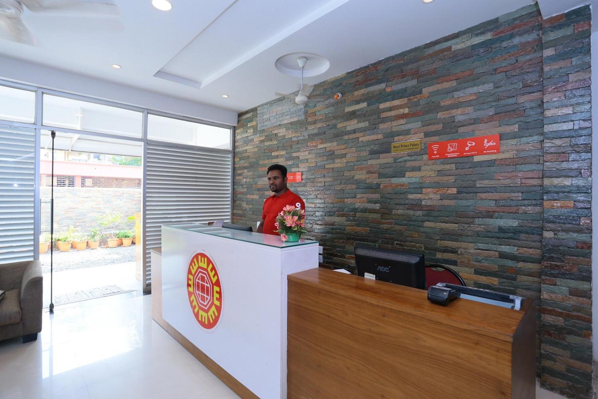 Super Townhouse Prince Palace Thiruvananthapuram Esterno foto
