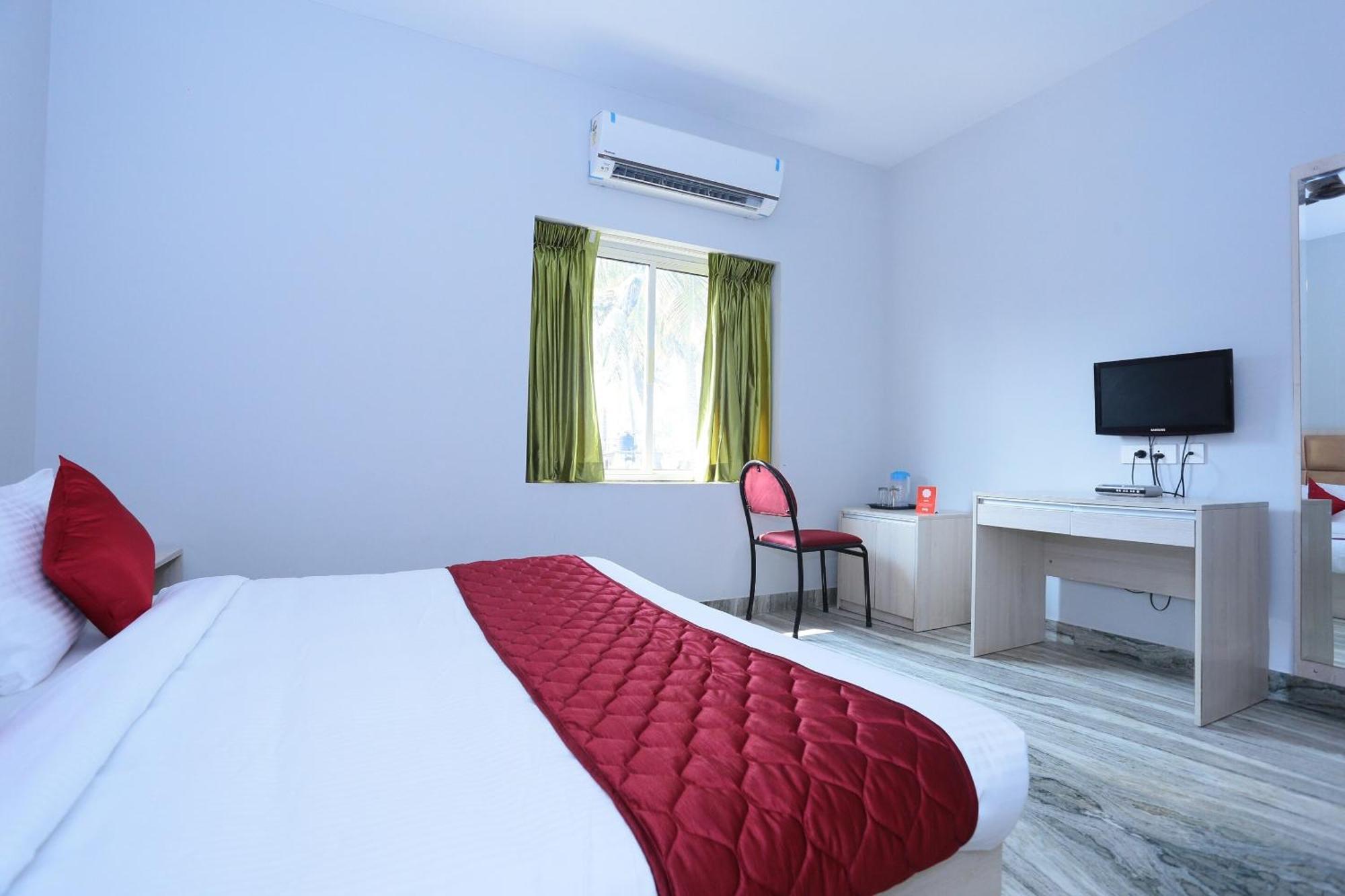 Super Townhouse Prince Palace Thiruvananthapuram Esterno foto