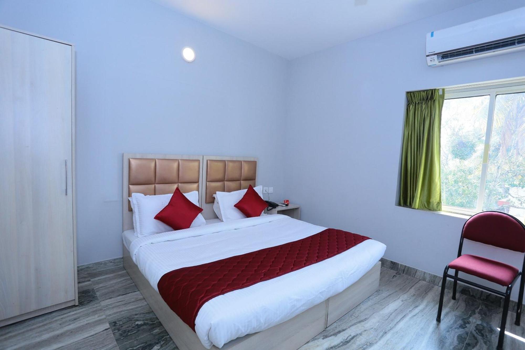 Super Townhouse Prince Palace Thiruvananthapuram Esterno foto